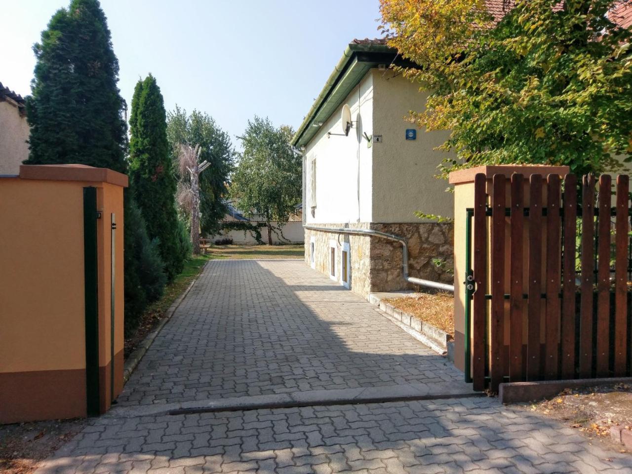 Glazer Szallas Tapolca Zewnętrze zdjęcie